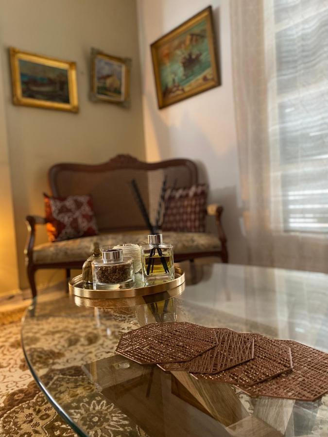 The Traditional Athens Luaran gambar